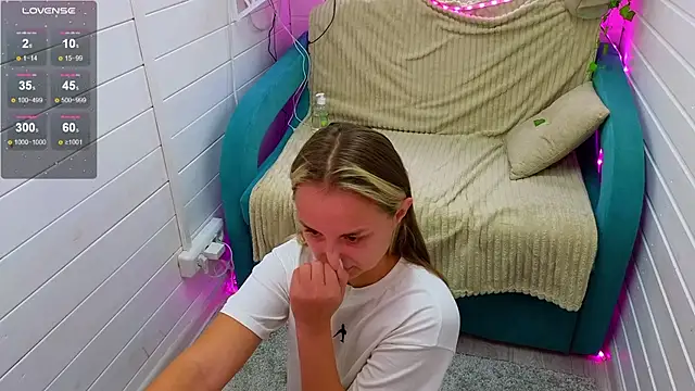 Misss Vikk online show from September 2025 08:36:02 AM