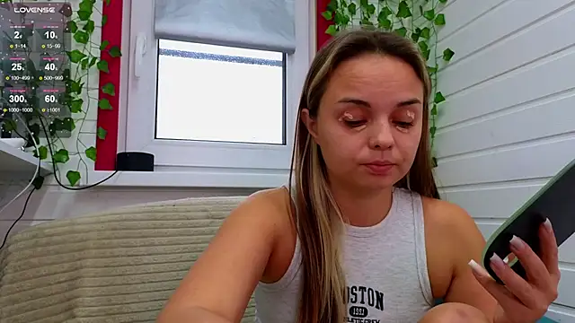 Misss Vikk online show from October 2025 07:52:02 AM