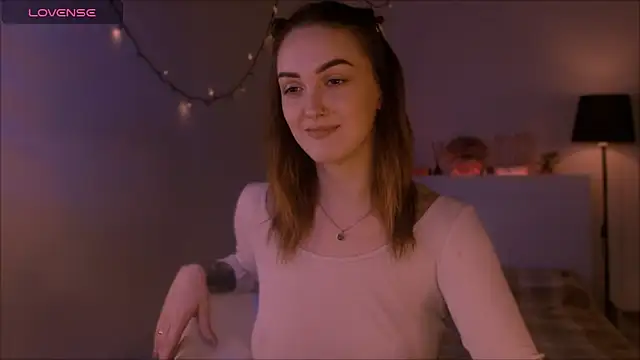 LilyFarey online show from October 2025 06:48:01 PM