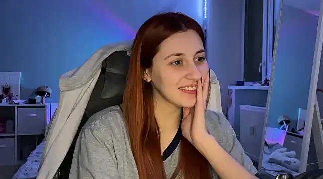 Uniarten online show from December 2024 10:03:02 PM