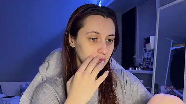 Uniarten online show from April 2026 06:38:01 PM