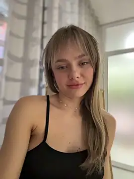 Snapshot of Kylie_Desire chatting on November 2025 03:56:02 AM Kylie Desire online show from November 2025 03:56:02 AM