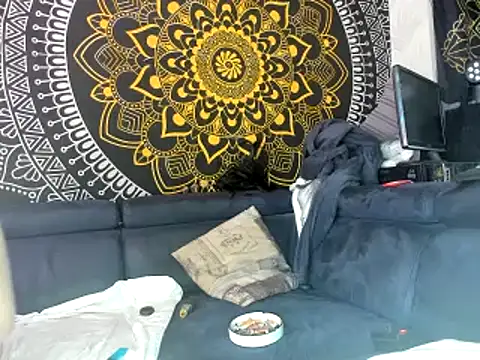 slankecrosdresser online show from February 2025 11:55:01 AM