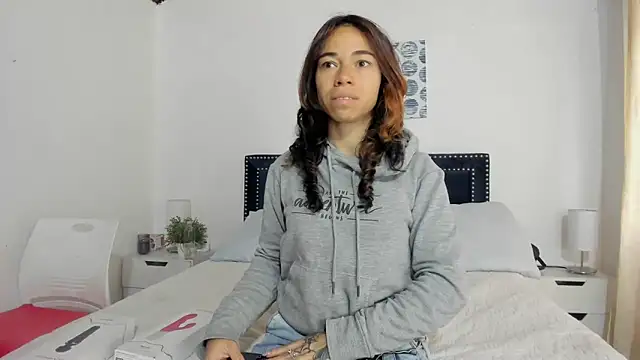 ZulyMichels online show from February 2025 12:44:02 PM