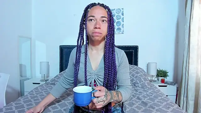 ZulyMichels online show from April 2026 12:33:01 PM