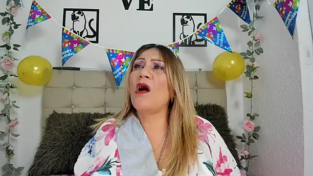Snapshot of yayita_mature chatting on June 2026 03:11:01 PM yayita mature online show from June 2026 03:11:01 PM