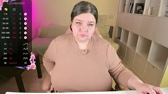 PlumPie online show from September 2025 04:56:01 PM