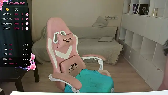 PlumPie online show from October 2025 04:21:02 AM