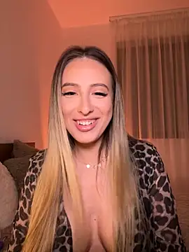 Snapshot of Eva_Ryen chatting on October 2025 04:47:02 PM Eva Ryen online show from October 2025 04:47:02 PM