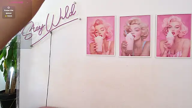 Snapshot of Adele_LatinLady chatting on June 2026 08:11:02 PM Adele LatinLady online show from June 2026 08:11:02 PM