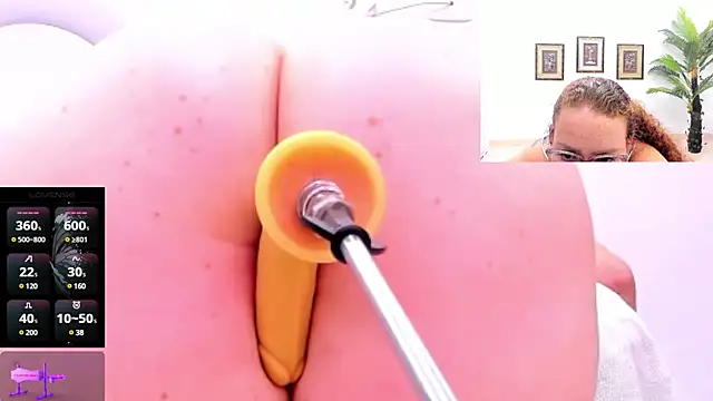 Paulina Davis  online show from March 2025 10:05:02 AM