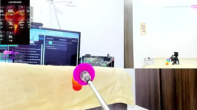 Paulina Davis  online show from December 2025 11:20:02 PM