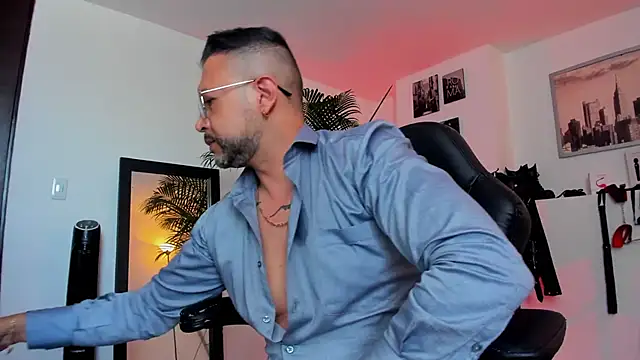 MrFrank tattoo online show from December 2024 03:22:02 PM