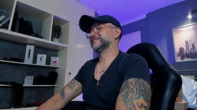 MrFrank tattoo online show from September 2025 01:06:02 AM