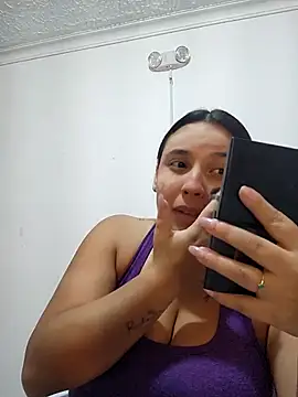 Snapshot of LizzRouse chatting on July 2026 09:24:01 PM LizzRouse online show from July 2026 09:24:01 PM