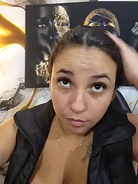 Snapshot of LizzRouse chatting on July 2026 08:52:02 PM LizzRouse online show from July 2026 08:52:02 PM