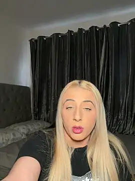 Strongqueen online show from April 2026 06:49:01 PM