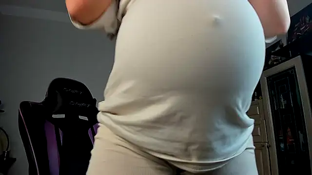 Snapshot of stella_vestal chatting on December 2024 04:07:02 AM stella vestal online show from December 2024 04:07:02 AM