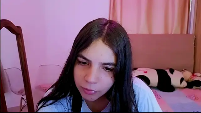 Snapshot of _elenna chatting on April 2026 05:59:02 PM elenna online show from April 2026 05:59:02 PM