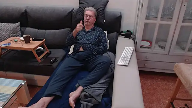 Nudelschwanz online show from February 2025 04:09:02 AM