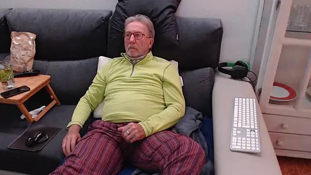 Nudelschwanz online show from March 2025 06:54:01 PM