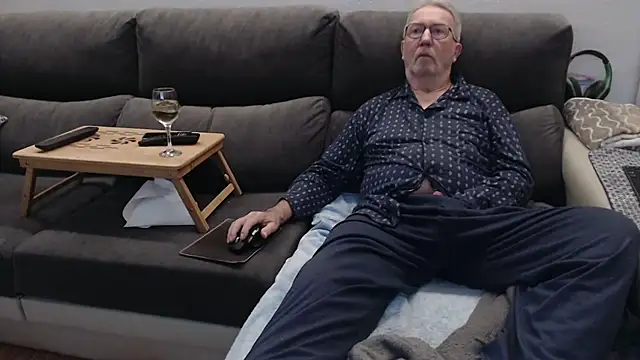 Nudelschwanz online show from February 2026 10:11:01 PM