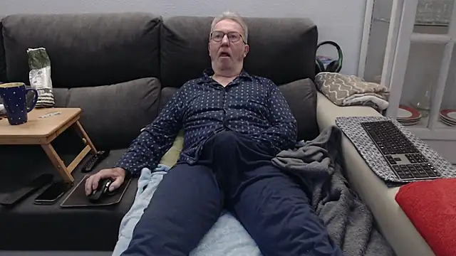 Nudelschwanz online show from March 2026 06:41:02 AM