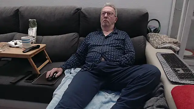 Nudelschwanz online show from March 2026 06:09:02 AM