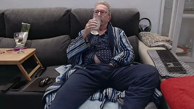 Nudelschwanz online show from March 2026 09:10:02 PM