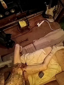 sucktraewil online show from December 2024 07:10:01 AM