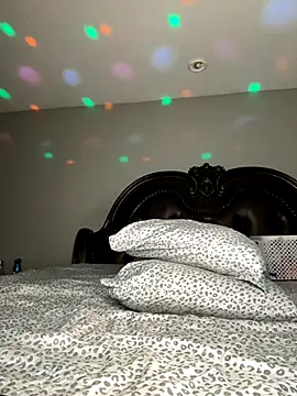 ThickAssRena online show from October 2025 07:07:01 AM