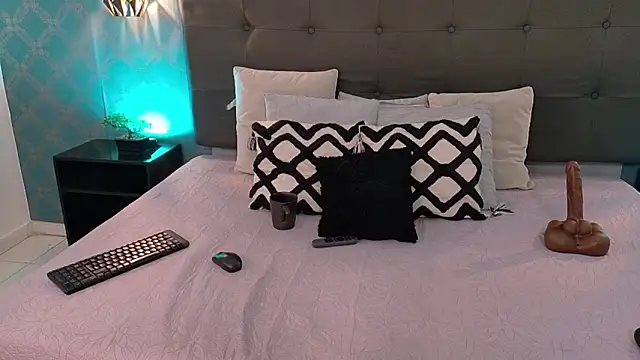 Madisonsmiith online show from March 2025 01:10:02 AM