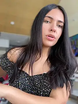 Snapshot of DaphneUwu chatting on December 2024 05:06:02 PM DaphneUwu online show from December 2024 05:06:02 PM