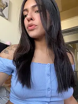 Snapshot of DaphneUwu chatting on December 2024 12:12:01 PM DaphneUwu online show from December 2024 12:12:01 PM