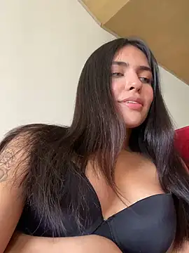 Snapshot of DaphneUwu chatting on December 2024 08:36:01 PM DaphneUwu online show from December 2024 08:36:01 PM