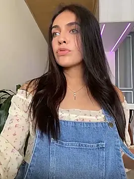 Snapshot of DaphneUwu chatting on February 2025 07:42:01 PM DaphneUwu online show from February 2025 07:42:01 PM