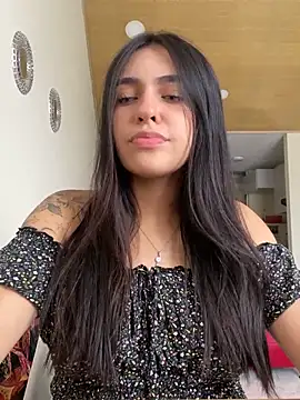 Snapshot of DaphneUwu chatting on March 2025 02:55:02 PM DaphneUwu online show from March 2025 02:55:02 PM