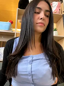 Snapshot of DaphneUwu chatting on October 2025 12:44:02 AM DaphneUwu online show from October 2025 12:44:02 AM