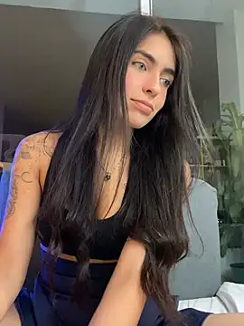 DaphneUwu online show from June 2026 01:50:01 AM