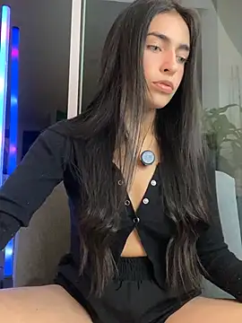DaphneUwu online show from July 2026 01:30:02 AM