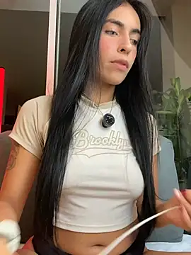 DaphneUwu online show from July 2026 02:18:02 AM