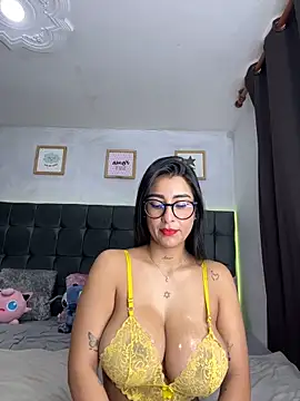 Snapshot of lovely_violet13 chatting on November 2025 04:07:02 PM lovely violet13 online show from November 2025 04:07:02 PM