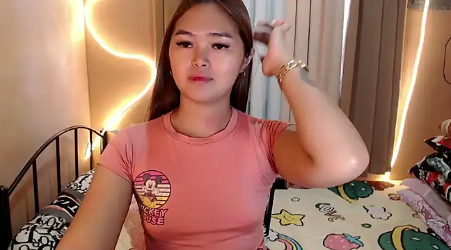 Itsme claire online show from February 2025 11:53:01 PM