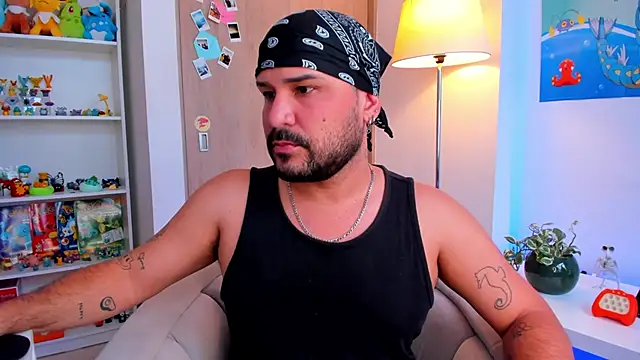 nicolas cox online show from October 2025 08:52:02 PM