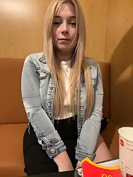 CherryAuroraa online show from February 2025 08:25:01 PM