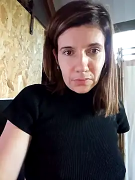 Snapshot of Lina_lou4 chatting on December 2024 03:32:01 PM Lina lou4 online show from December 2024 03:32:01 PM