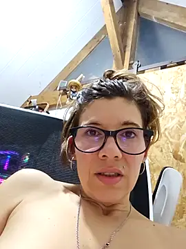 Snapshot of Lina_lou4 chatting on December 2024 05:54:02 PM Lina lou4 online show from December 2024 05:54:02 PM