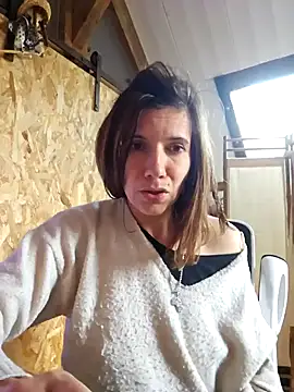 Snapshot of Lina_lou4 chatting on March 2025 03:27:01 PM Lina lou4 online show from March 2025 03:27:01 PM