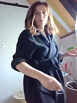 Snapshot of Lina_lou4 chatting on October 2025 07:04:02 AM Lina lou4 online show from October 2025 07:04:02 AM