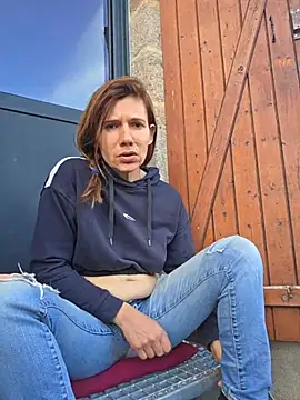 Snapshot of Lina_lou4 chatting on November 2025 03:23:01 PM Lina lou4 online show from November 2025 03:23:01 PM